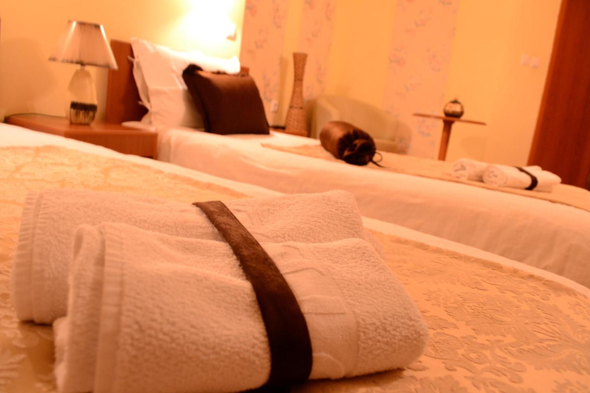Hotel Pine Skopje Quarto foto