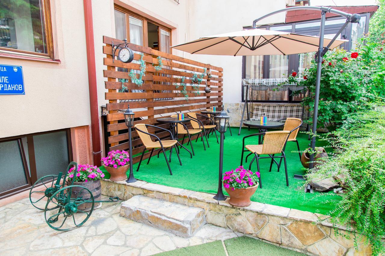 Hotel Pine Skopje Exterior foto