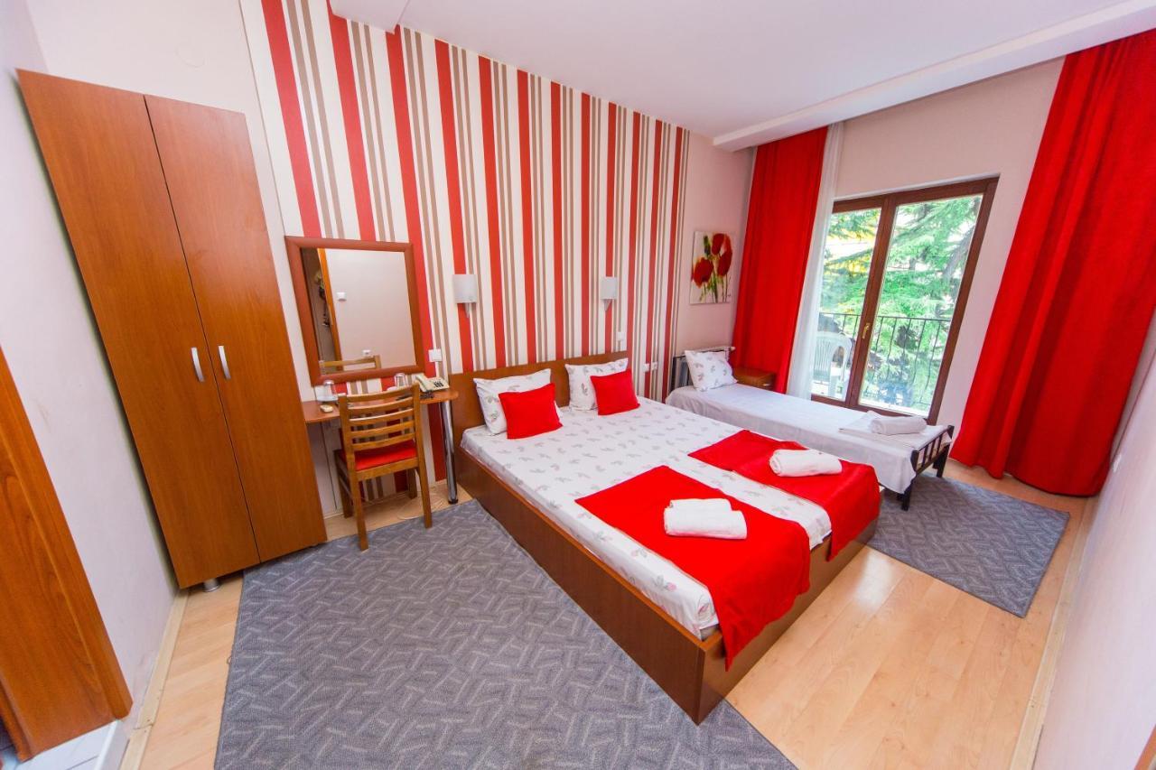 Hotel Pine Skopje Exterior foto