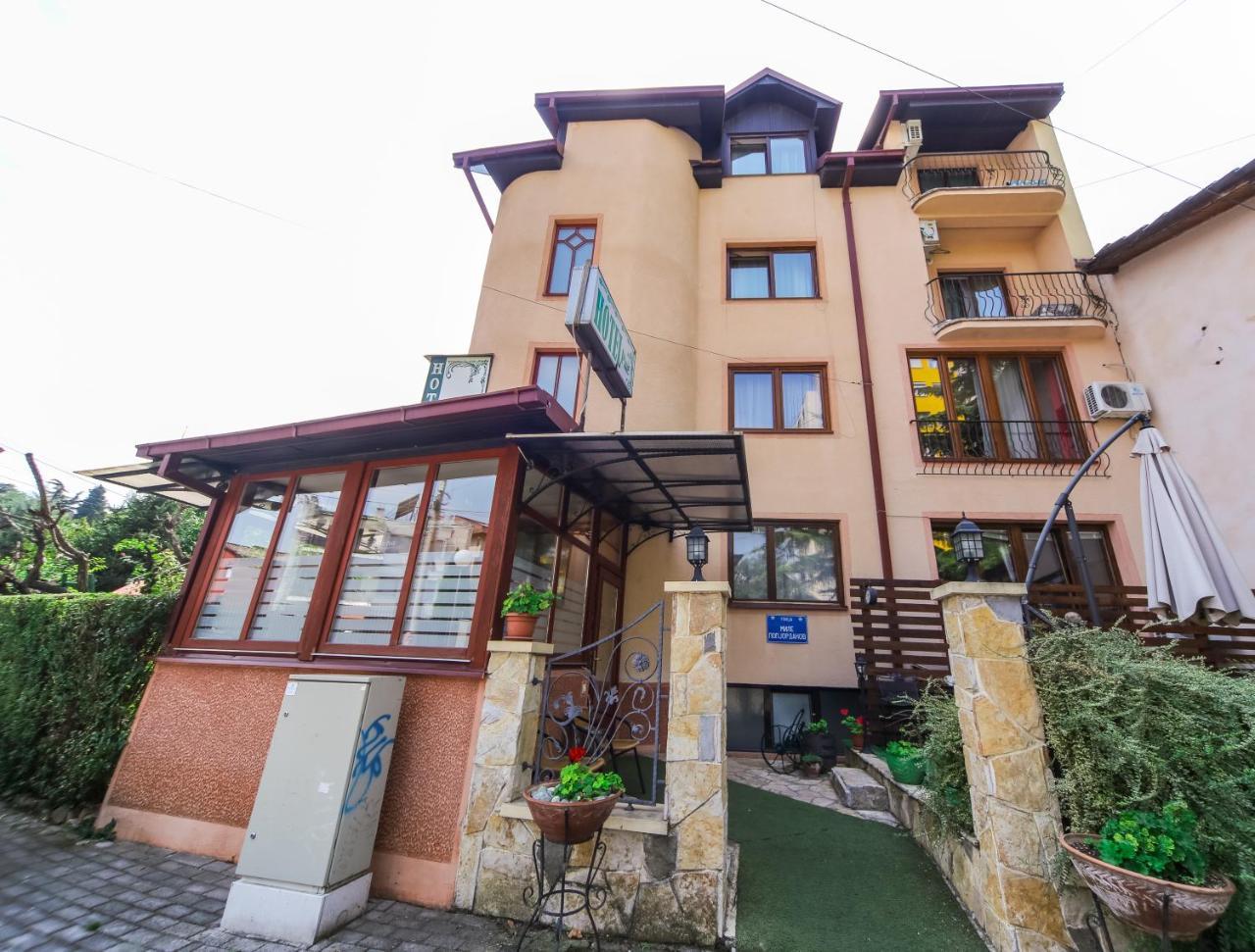 Hotel Pine Skopje Exterior foto